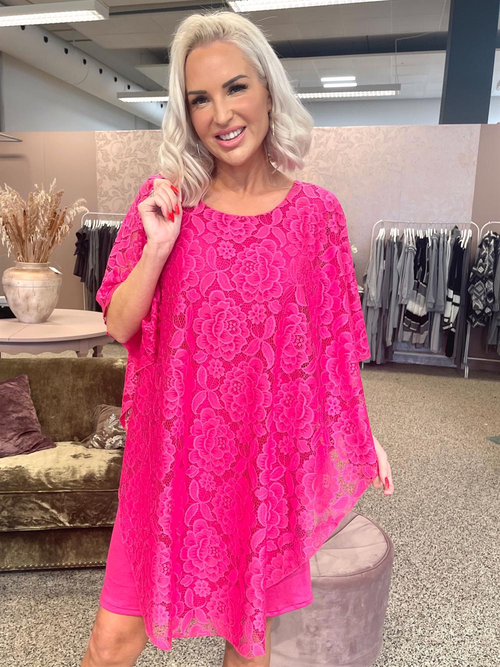 Kenya New Lace - Tunikakjole med blondelag